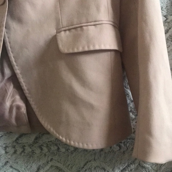 SOLD H&M Baby Pink Blazer - Picture 3 of 15